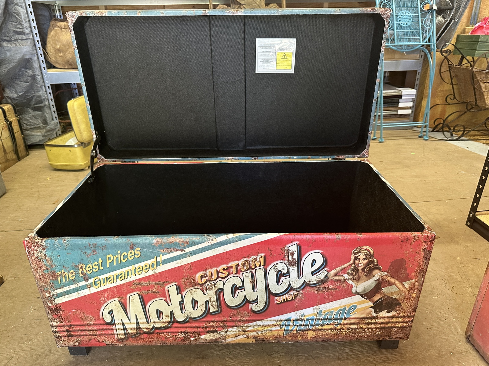 Vinyl Retro Trunk photo